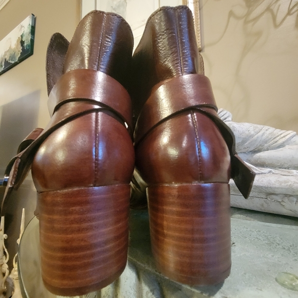 Ugg Elysium Leather Boot in Brown 9.5 #443 - Picture 11 of 17